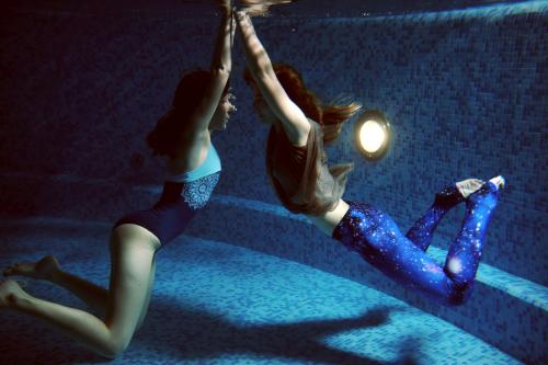 Базовый тренинг по Контактной Импровизации в воде. -Вода танцует мной- - ведущий - Дарья Андреева - Центр Контактной Импровизации в Москве (КИМ)